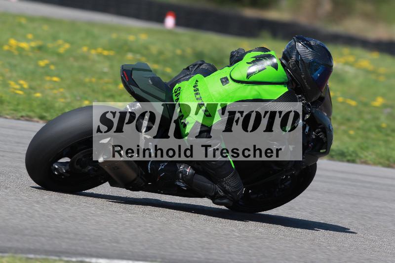 /Archiv-2022/07 16.04.2022 Speer Racing ADR/Gruppe gelb/backside